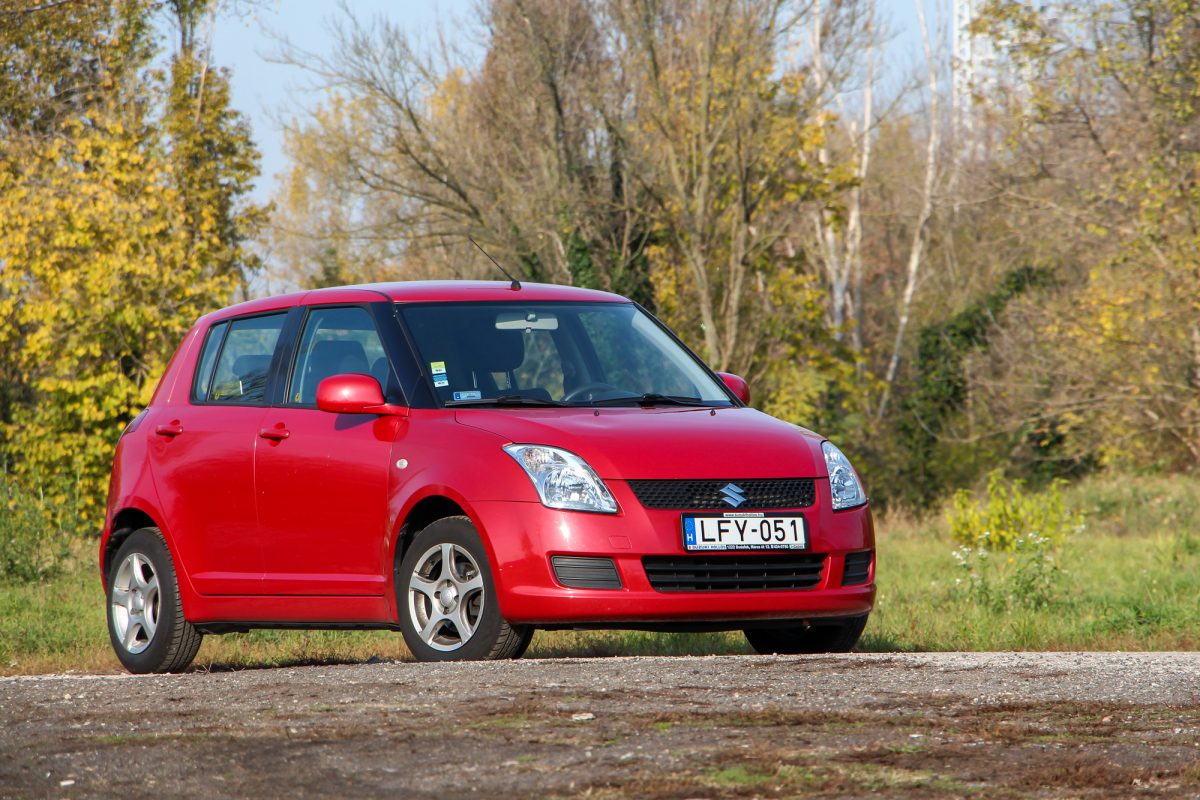 SUZUKI SWIFT