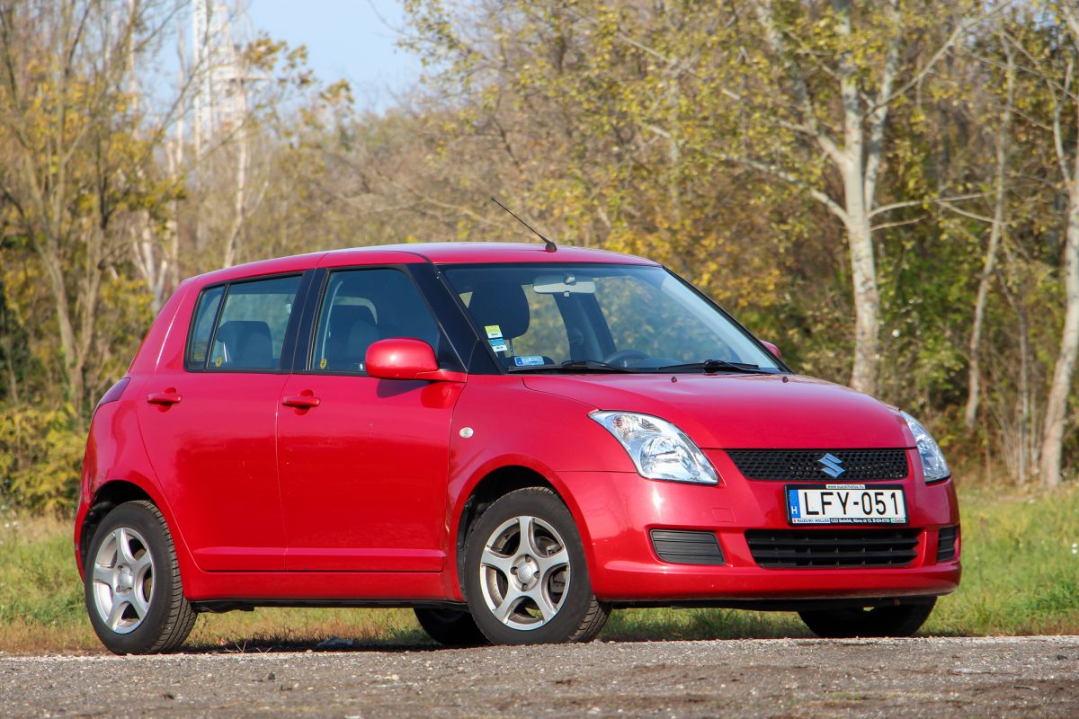 SUZUKI SWIFT