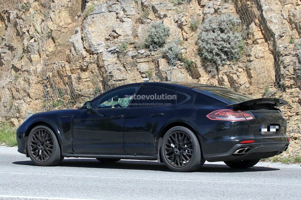 PORSCHE PANAMERA