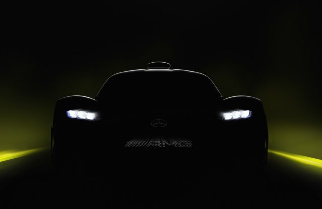 Heteken belül láthatjuk az AMG hiperautóját