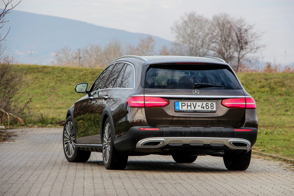 MERCEDES-BENZ E-OSZTÁLY