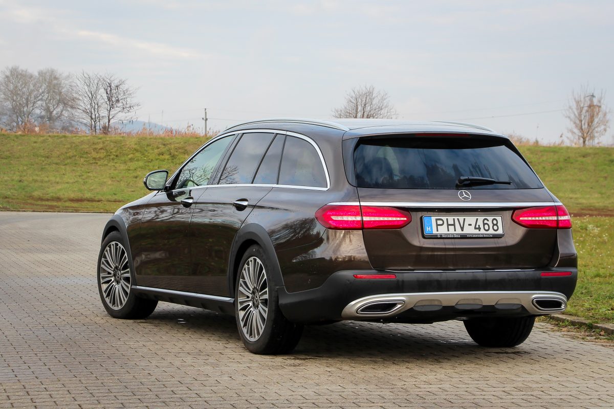 MERCEDES-BENZ E-OSZTÁLY