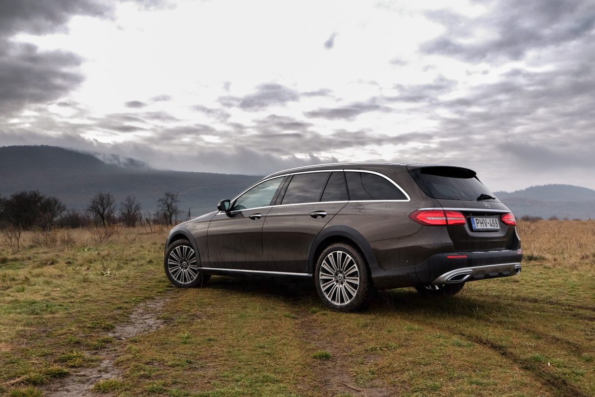 MERCEDES-BENZ E-OSZTÁLY