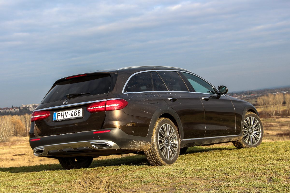 MERCEDES-BENZ E-OSZTÁLY