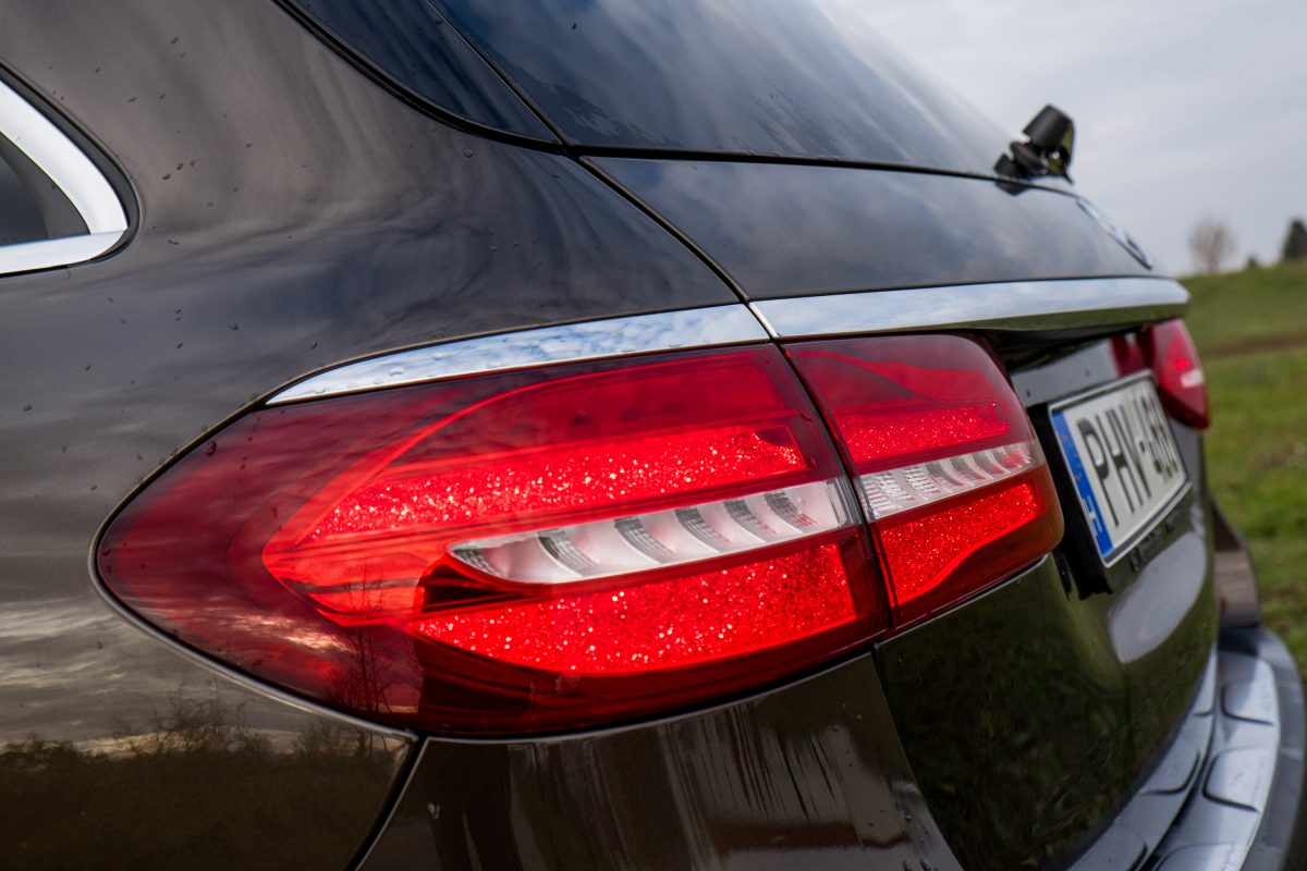 MERCEDES-BENZ E-OSZTÁLY