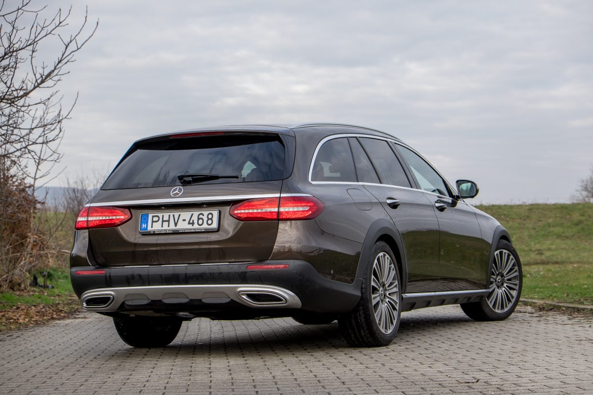 MERCEDES-BENZ E-OSZTÁLY