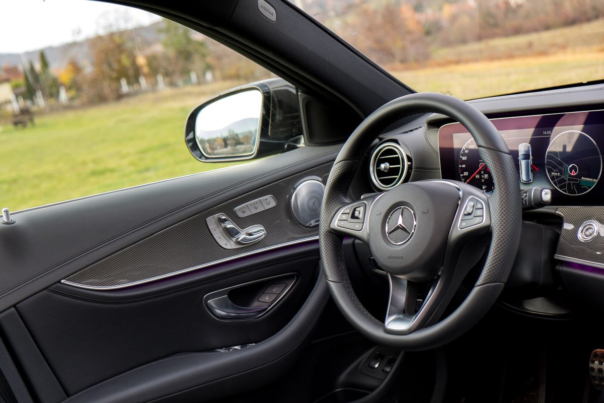 MERCEDES-BENZ E-OSZTÁLY