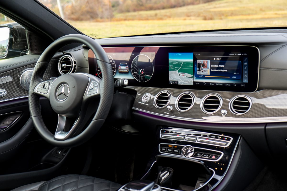 MERCEDES-BENZ E-OSZTÁLY