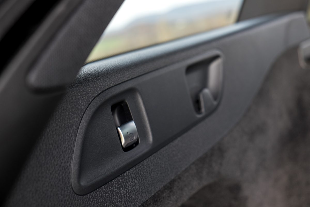 MERCEDES-BENZ E-OSZTÁLY