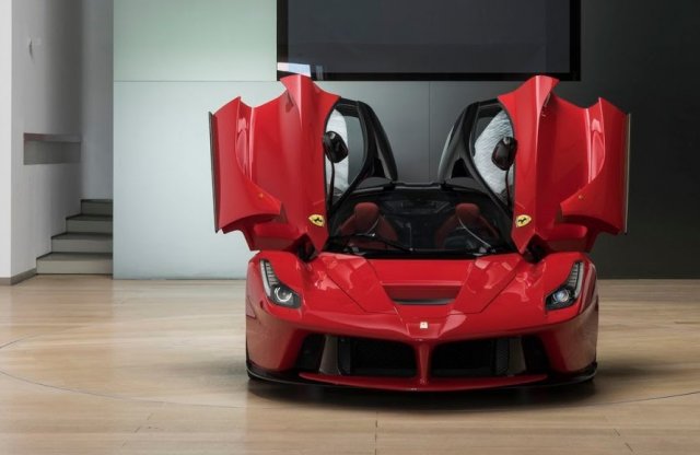 300 millió egy használhatatlan Ferrariért?