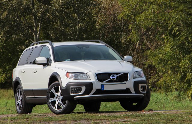 Hivalkodásmentes családi bunker – Volvo XC70 használtteszt