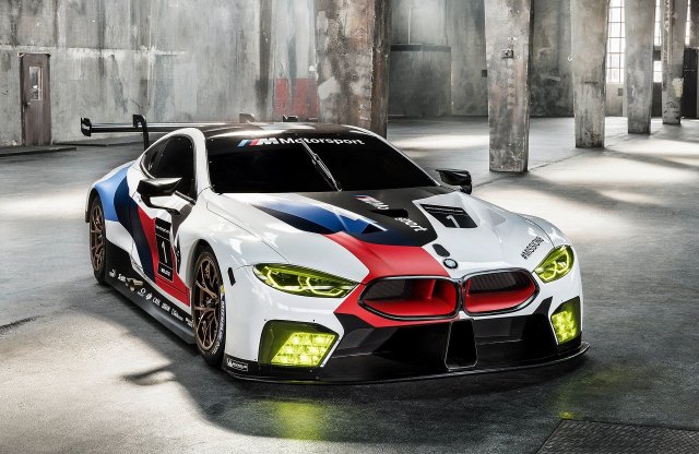 Versenyautó is lesz a BMW M8-ból