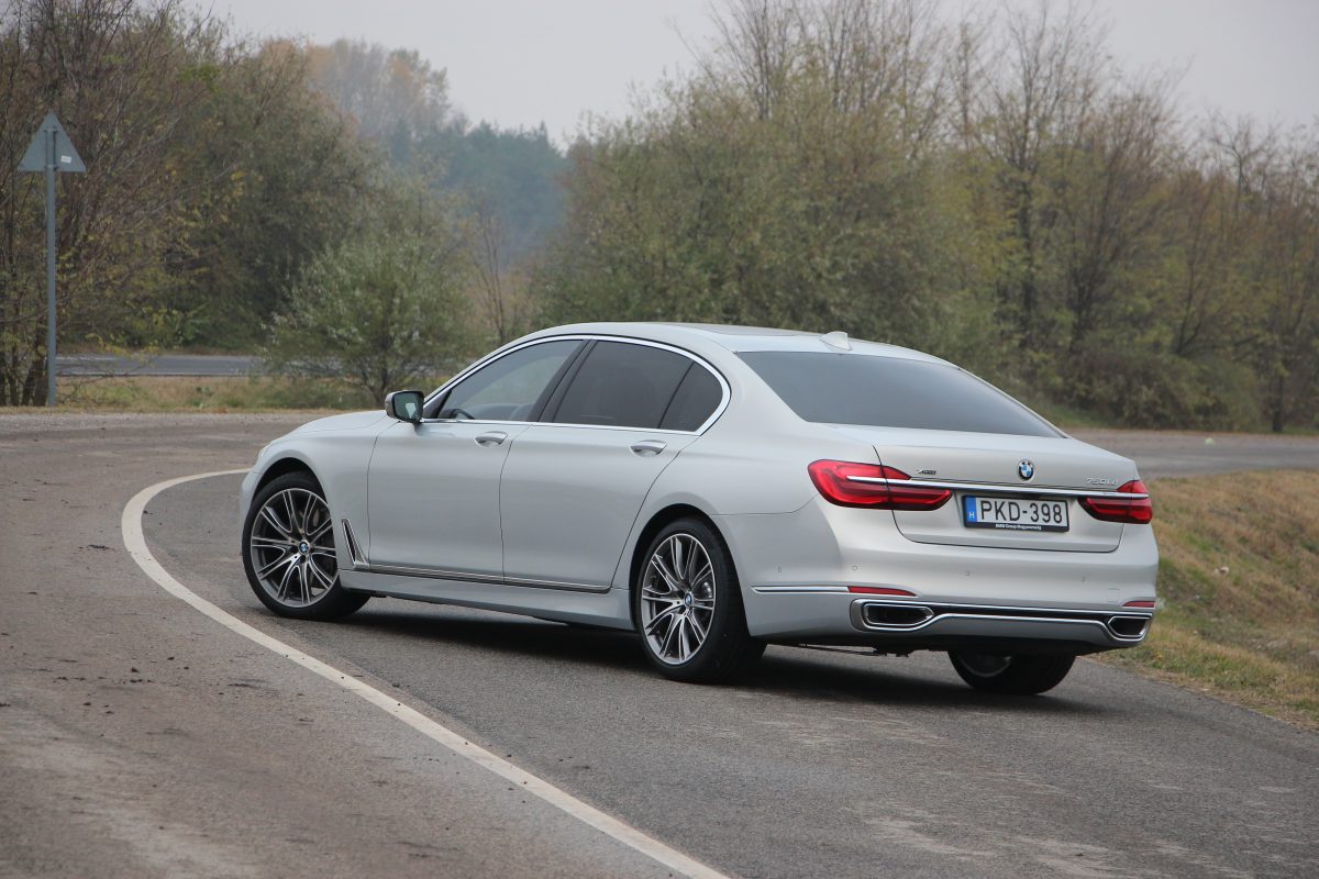 BMW 7-ES SOROZAT