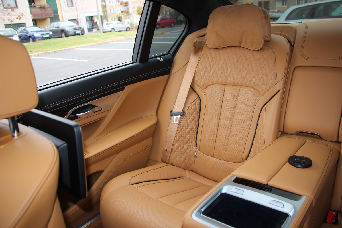 BMW 7-ES SOROZAT
