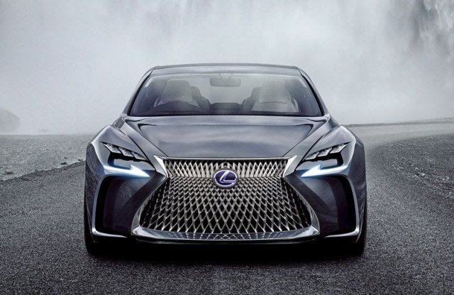 Jönnek a Lexusok, amelyeket feldughatunk a konnektorra