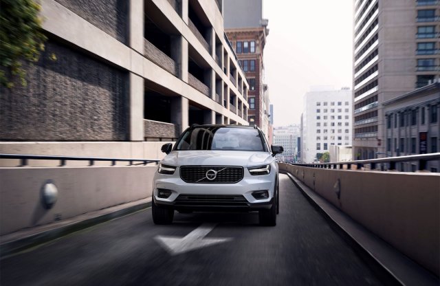 Nincs több titkolózás, gyári fotókon a Volvo XC40