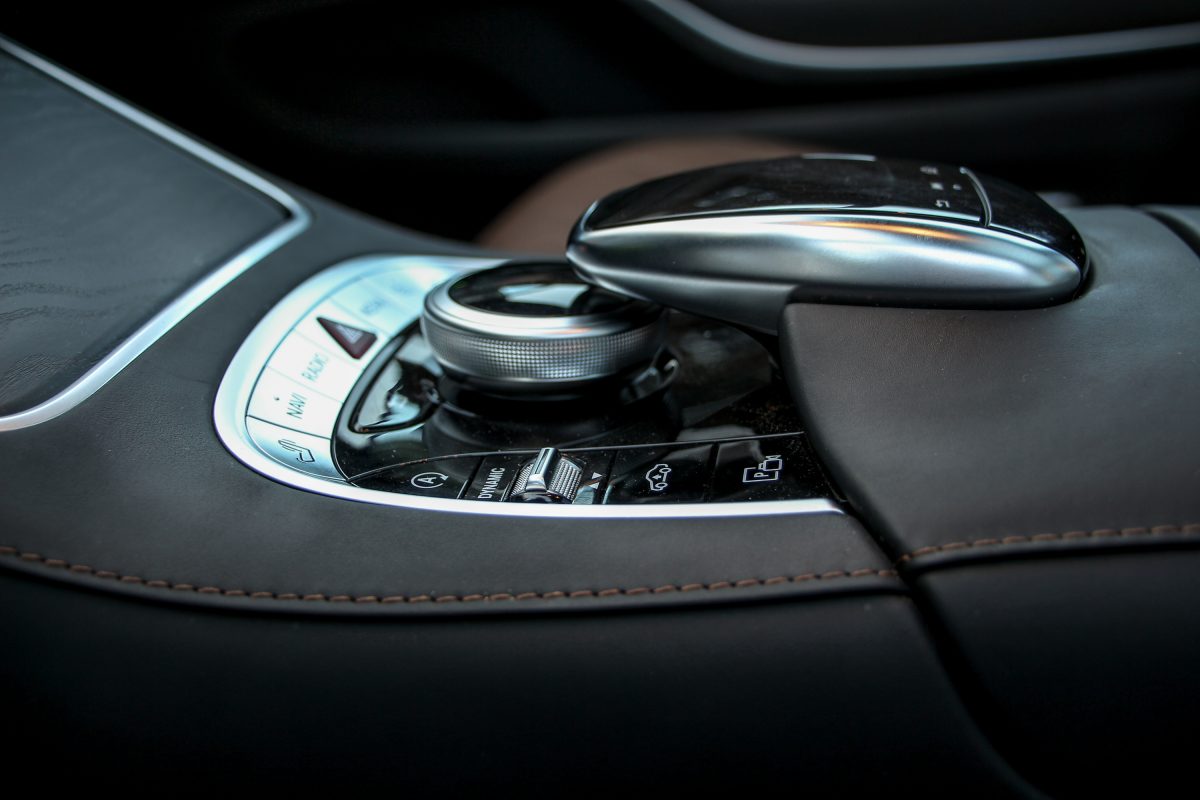 MERCEDES-BENZ S-OSZTÁLY