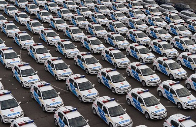 300 elektromos autót kaphat a rendőrség