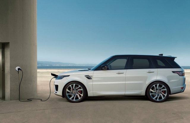 Konnektorossal bővült a Range Rover kínálata
