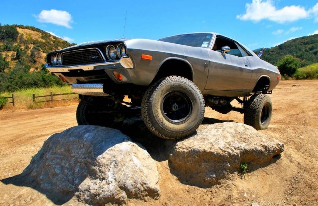 Túl perverz egy terepesített izomautó?
