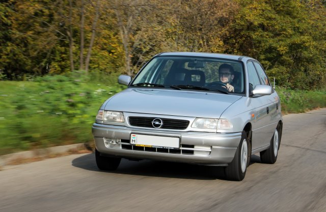 El nem, csak kikopni tud – Opel Astra Classic