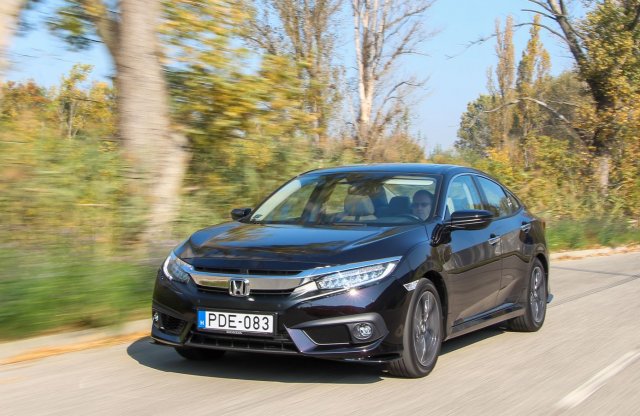 Szedán CVT-váltóval? Ez mégsem a nagyfater autója!