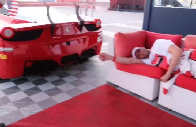 Brutális ébresztőóra: Ferrari 458 GT