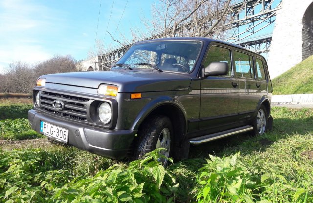 Már tulajdonosánál az első ötajtós Lada 4x4