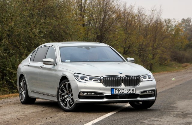 Kerekenként egy turbó – BMW 750Ld teszt
