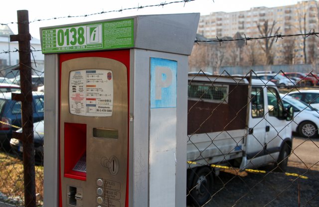 Péntek estétől ingyen parkolhatunk Budapesten