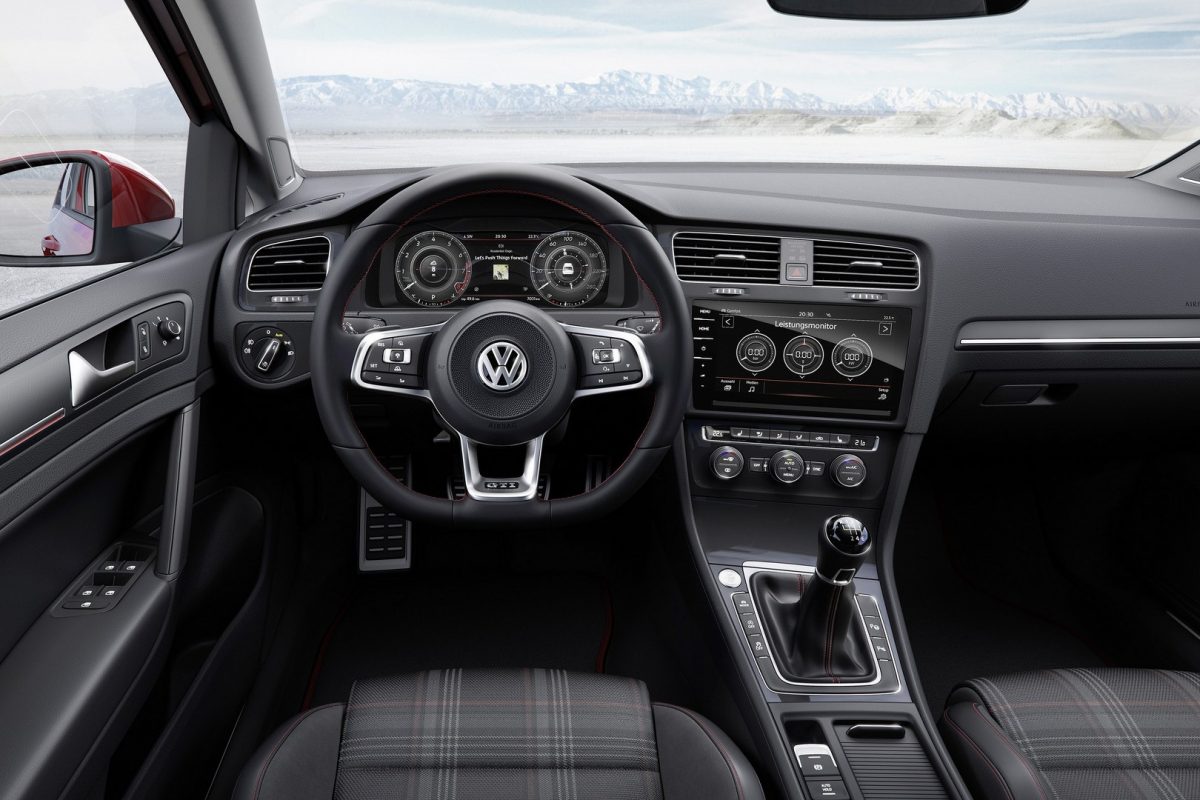 VOLKSWAGEN GOLF