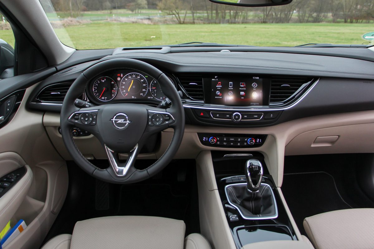 OPEL INSIGNIA
