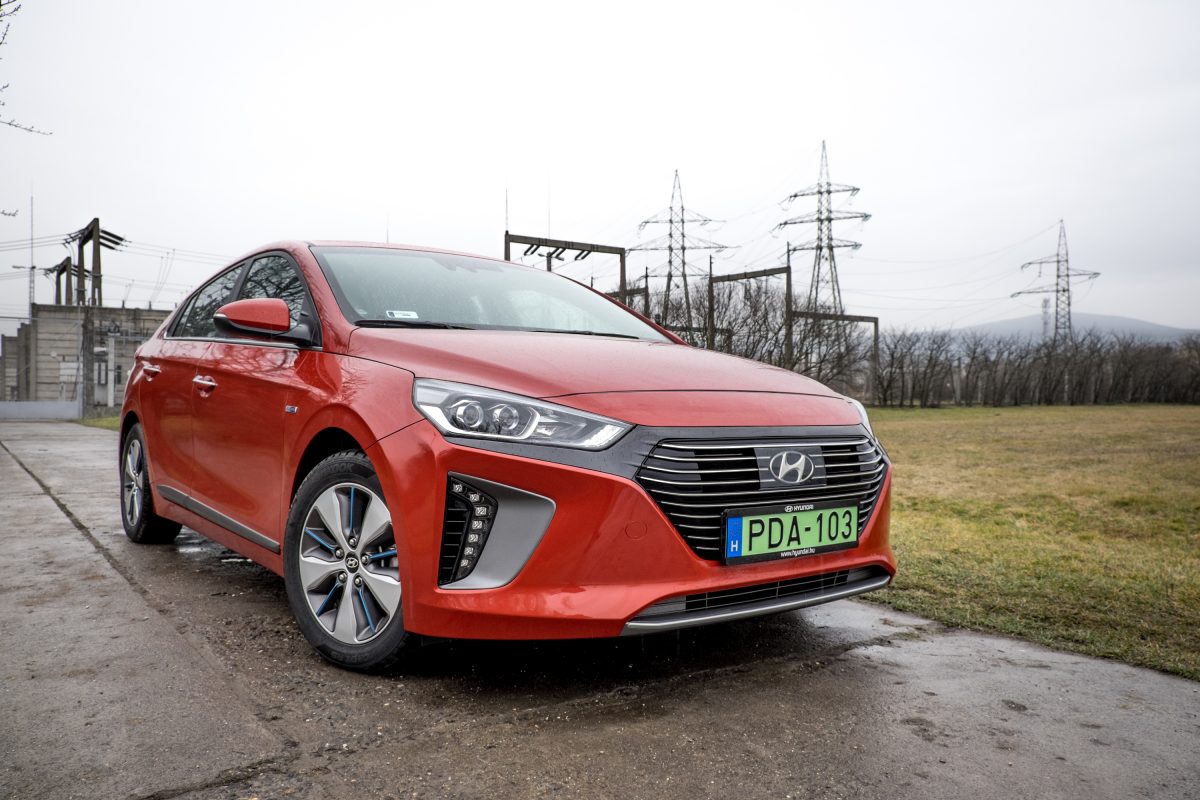 HYUNDAI IONIQ