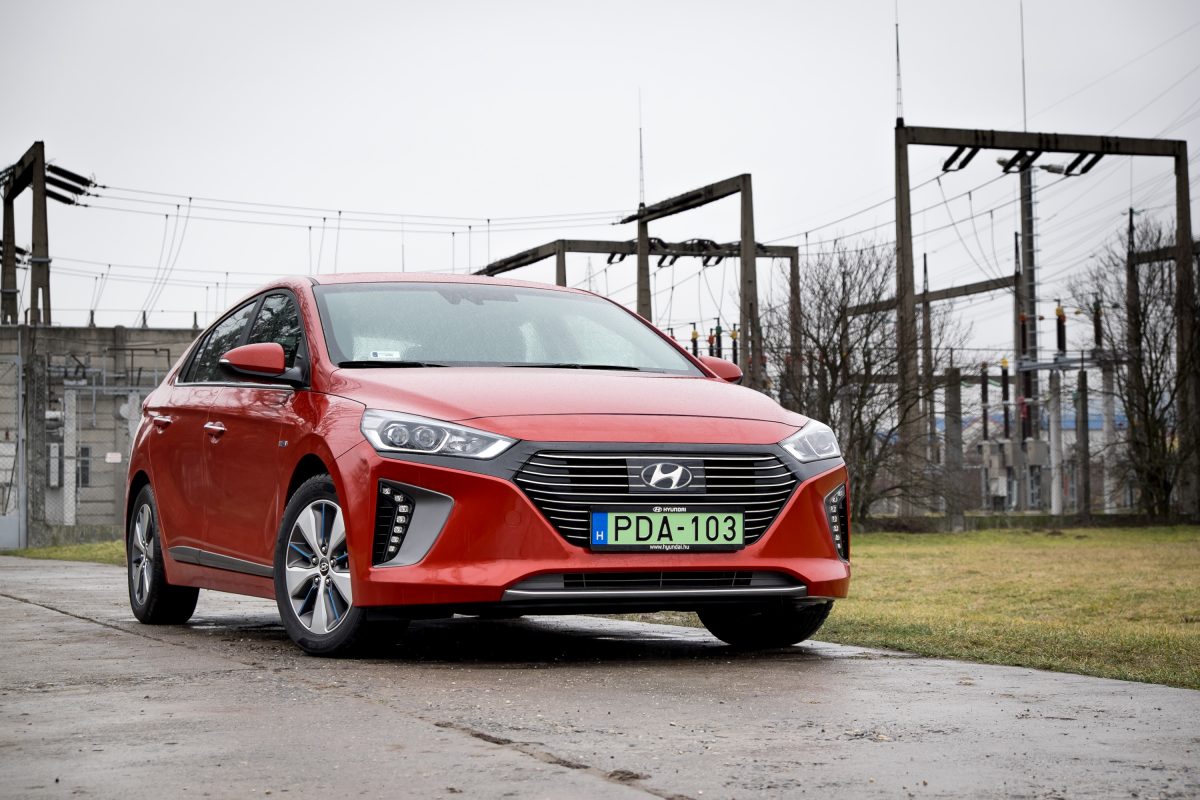 HYUNDAI IONIQ