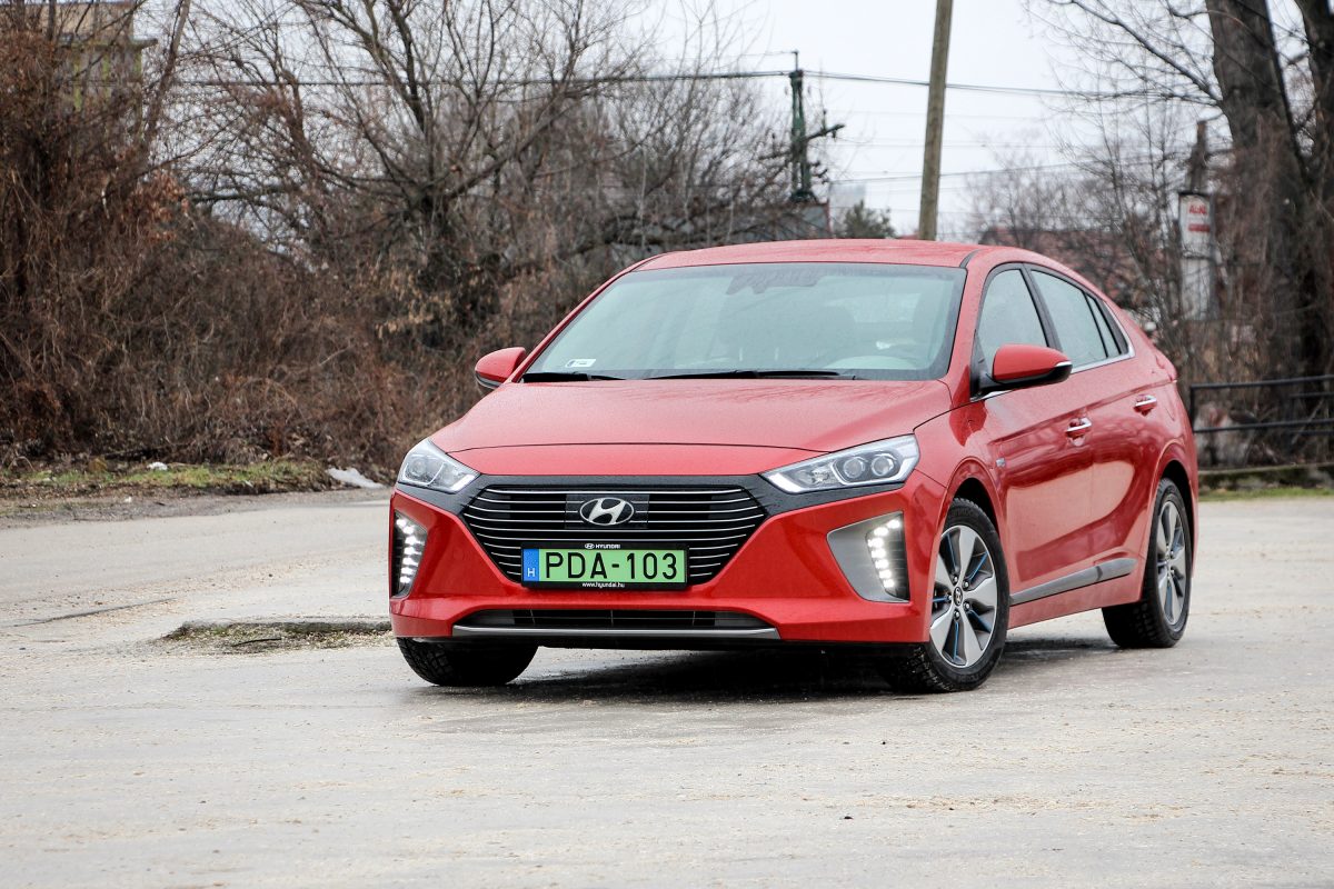 HYUNDAI IONIQ