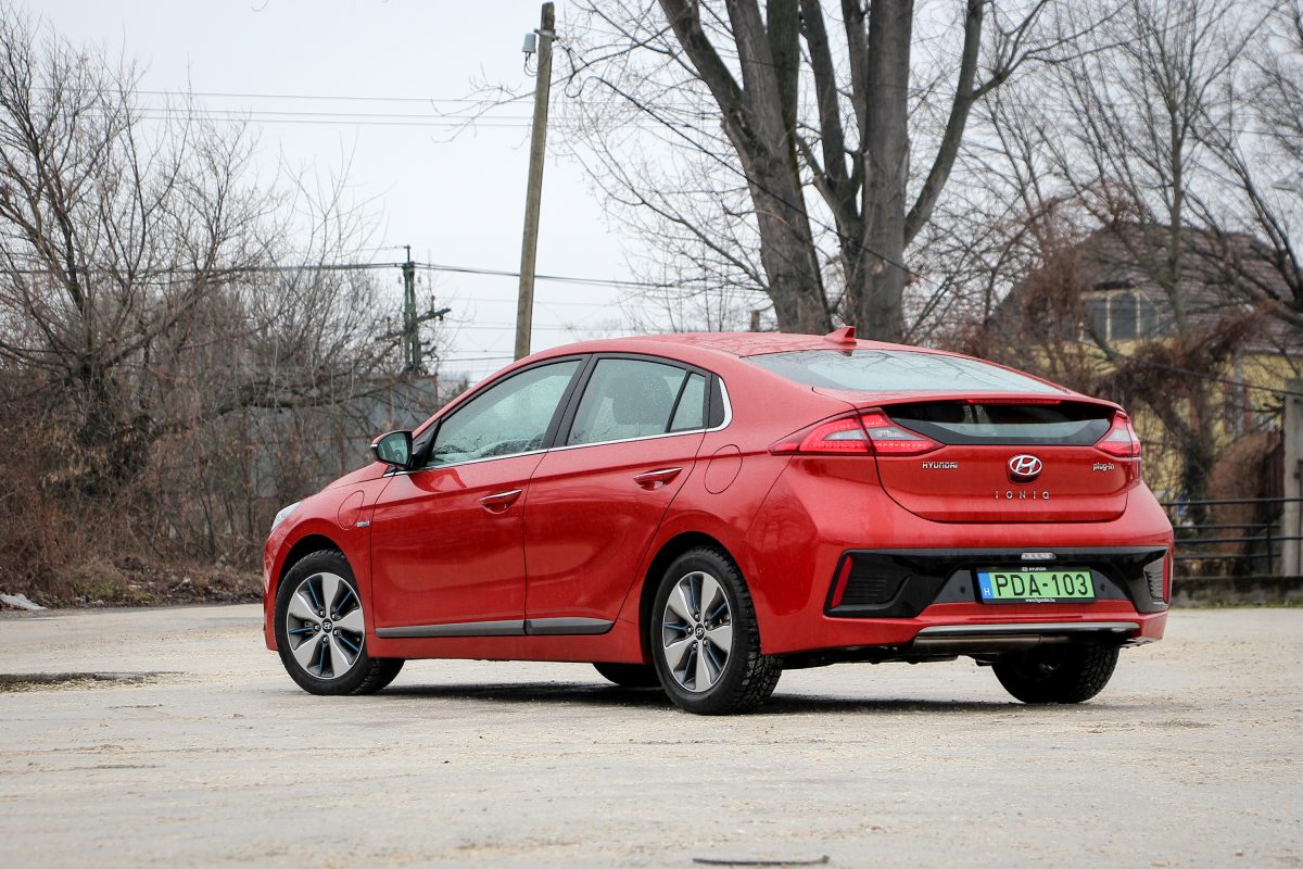 HYUNDAI IONIQ