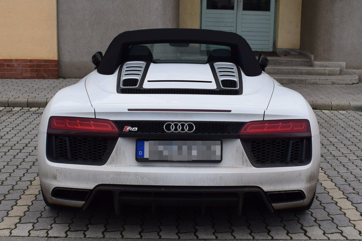 AUDI R8