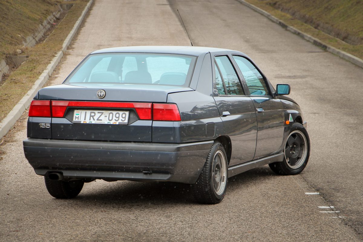 ALFA ROMEO 155