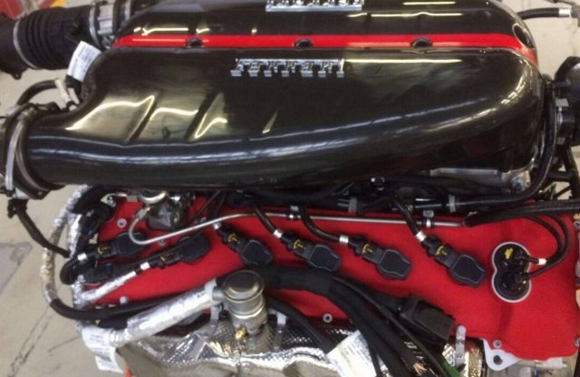 Egy LaFerrari motort 90 millióért?