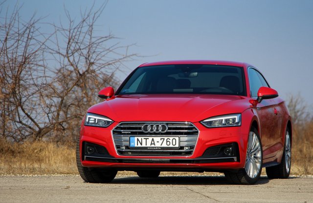127 000 autót hív vissza az Audi