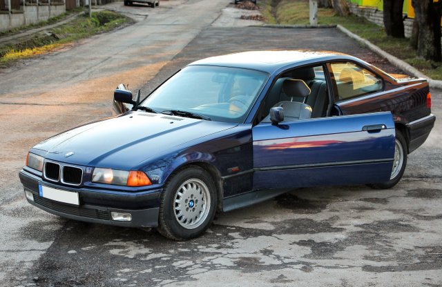 Így újítottam fel a BMW ajtajait. Te is meg tudod csinálni!