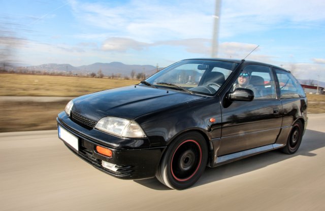 Meghallod messziről, és nem felejted el