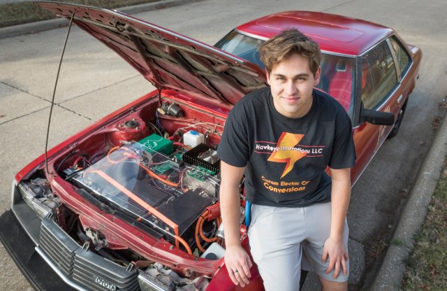 Négy évbe telt, de összerakta a villany Celicát