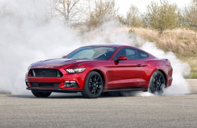 Mustang evolúció két percben!