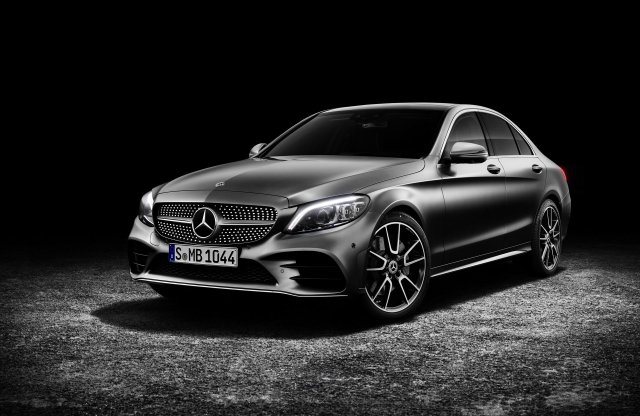 Frissül a Mercedes-Benz C-osztály