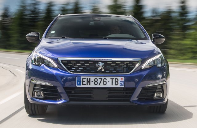 Új motorokkal bővül a Peugeot 308 kínálata