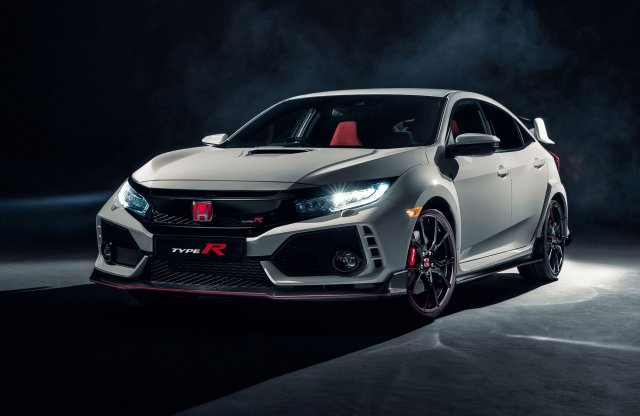 Szellemautó a Honda Civic Type R szélvédőjén!
