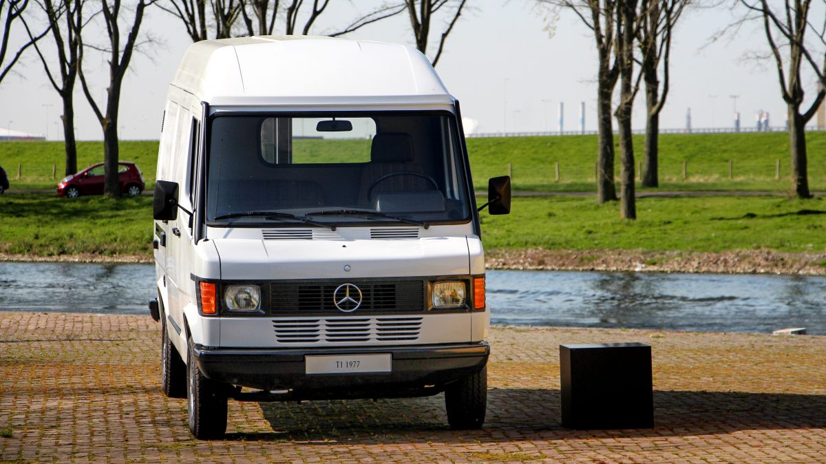 MERCEDES-BENZ SPRINTER