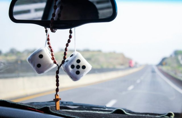 Mivel díszíti a magyar az autóját?