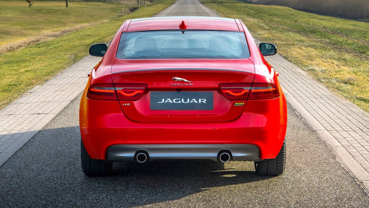 JAGUAR XE